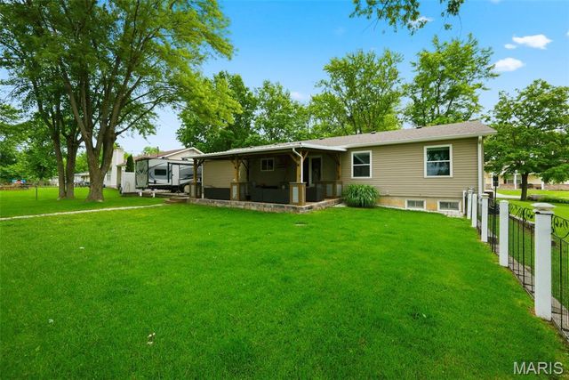 11 S Meadow Drive, O'fallon, MO 63366