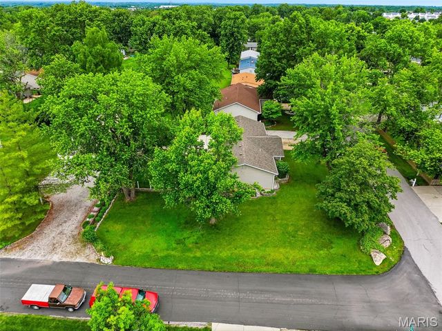 11 S Meadow Drive, O'fallon, MO 63366