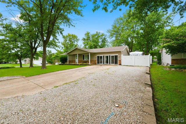 11 S Meadow Drive, O'fallon, MO 63366