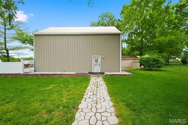 11 S Meadow Drive, O'fallon, MO 63366