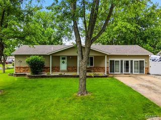 11 S Meadow Drive, O'fallon, MO 63366
