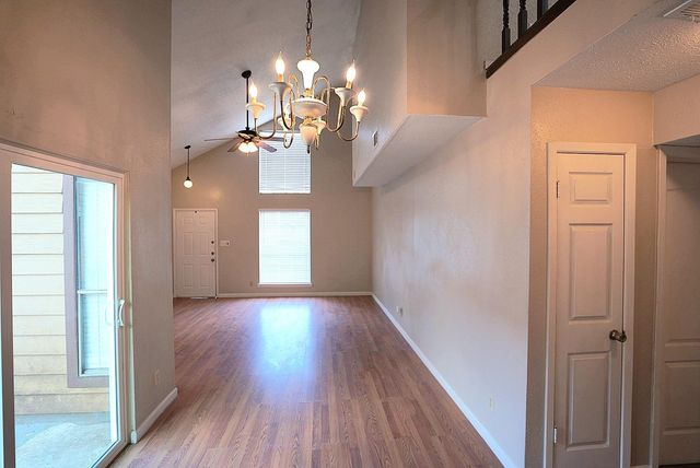 133 Cotton Drive, Lake Jackson, TX 77566