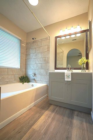 133 Cotton Drive, Lake Jackson, TX 77566