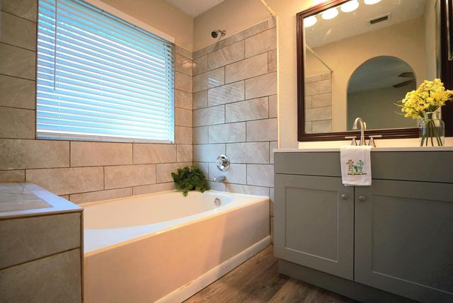 133 Cotton Drive, Lake Jackson, TX 77566