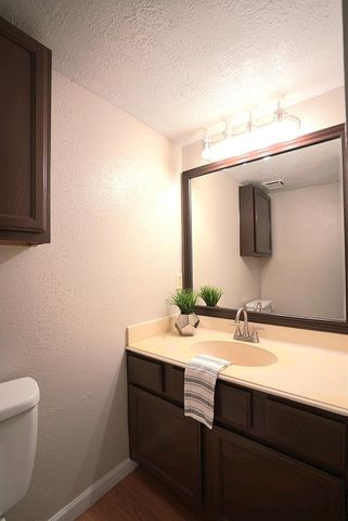 133 Cotton Drive, Lake Jackson, TX 77566