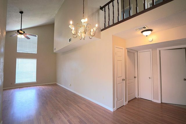 133 Cotton Drive, Lake Jackson, TX 77566