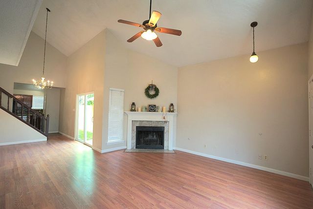 133 Cotton Drive, Lake Jackson, TX 77566