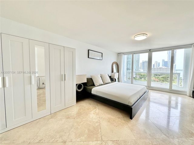 1717 N Bayshore Dr A-1534, Miami, FL 33132