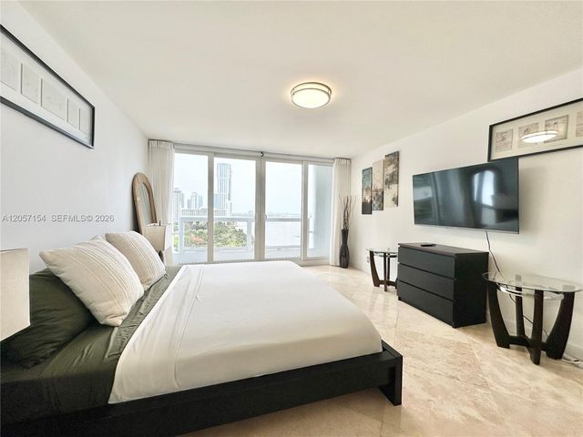 1717 N Bayshore Dr A-1534, Miami, FL 33132