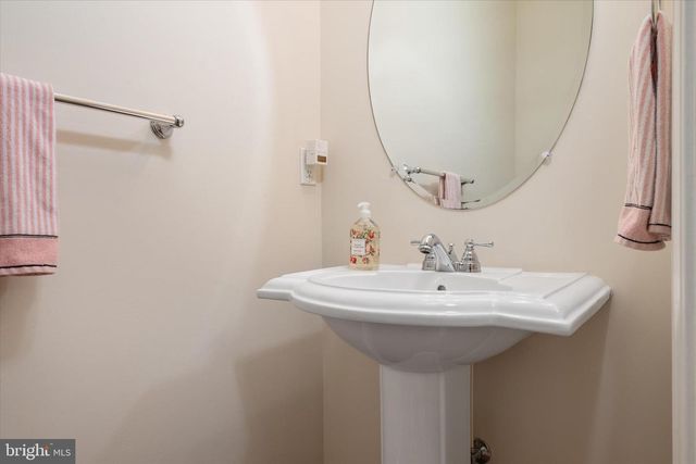 8050 EASTON VILLAGE DR, Easton, MD 21601