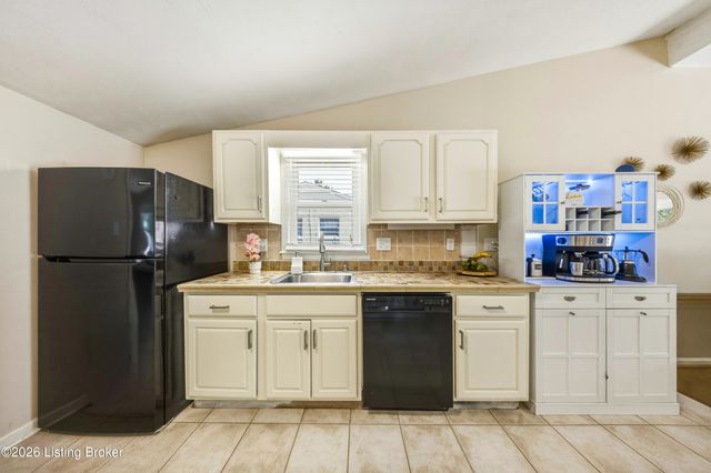 2830 Rockhaven Ave, Louisville, KY 40220
