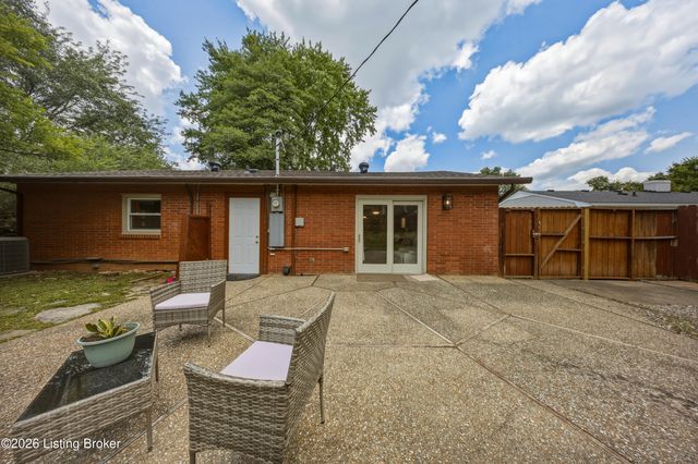 2830 Rockhaven Ave, Louisville, KY 40220