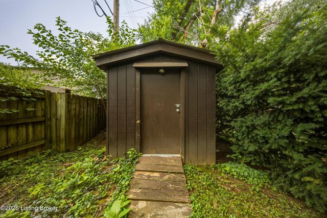 2830 Rockhaven Ave, Louisville, KY 40220