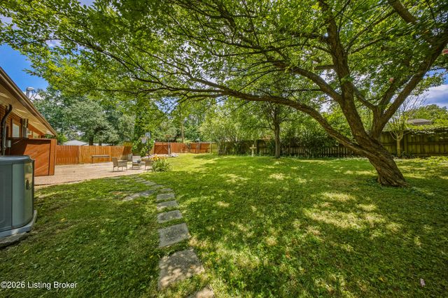 2830 Rockhaven Ave, Louisville, KY 40220