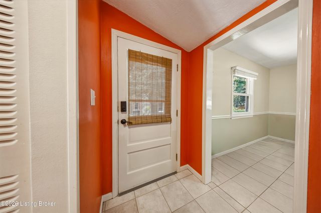 2830 Rockhaven Ave, Louisville, KY 40220