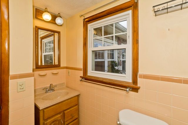 185 East St, Springfield, MA 01104