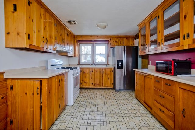 185 East St, Springfield, MA 01104