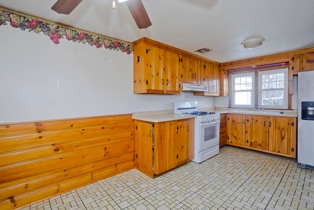 185 East St, Springfield, MA 01104
