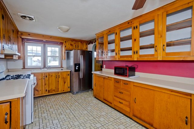 185 East St, Springfield, MA 01104