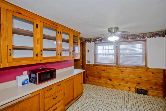 185 East St, Springfield, MA 01104