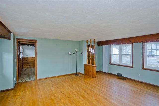 185 East St, Springfield, MA 01104