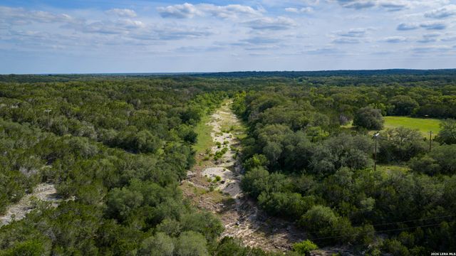 250 County Road 241, Hondo, TX 78861