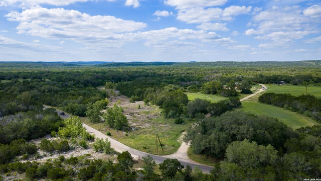 250 County Road 241, Hondo, TX 78861