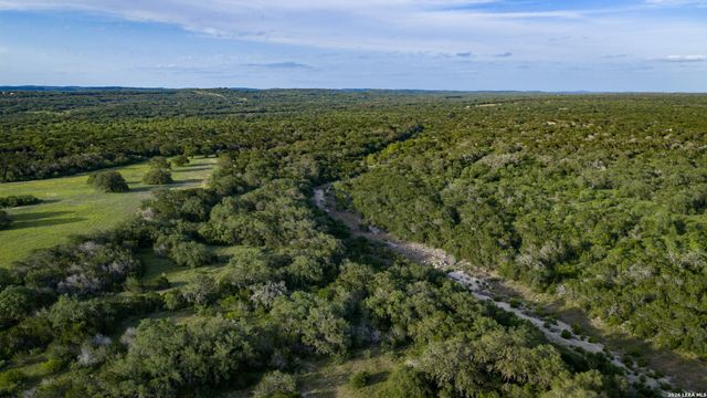 250 County Road 241, Hondo, TX 78861