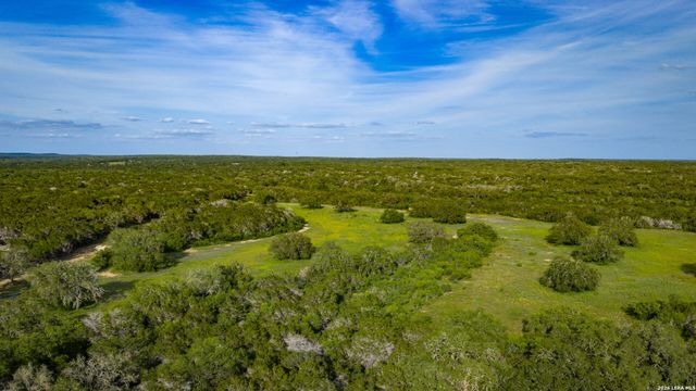 250 County Road 241, Hondo, TX 78861