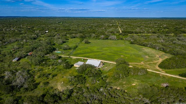 250 County Road 241, Hondo, TX 78861