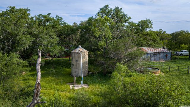250 County Road 241, Hondo, TX 78861