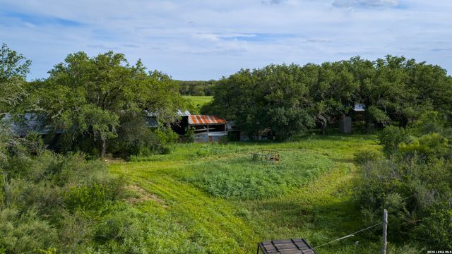 250 County Road 241, Hondo, TX 78861