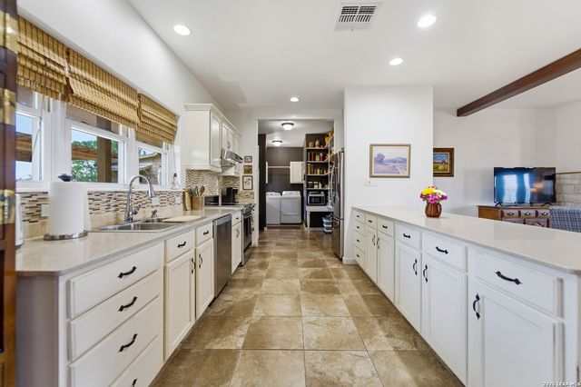 250 County Road 241, Hondo, TX 78861