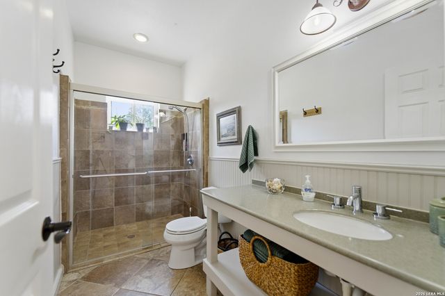 250 County Road 241, Hondo, TX 78861