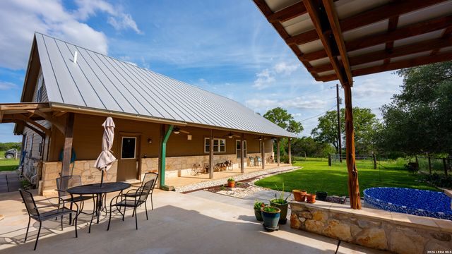 250 County Road 241, Hondo, TX 78861