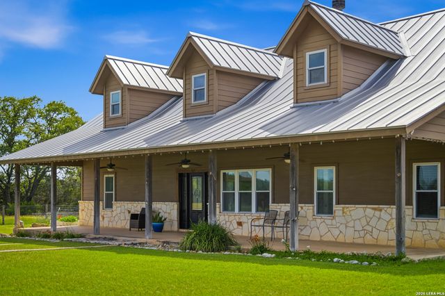 250 County Road 241, Hondo, TX 78861