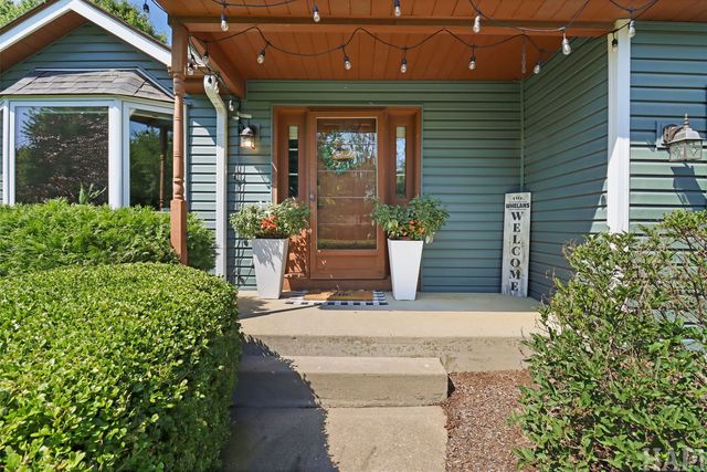 1109 Hollywood Boulevard, Mchenry, IL 60050