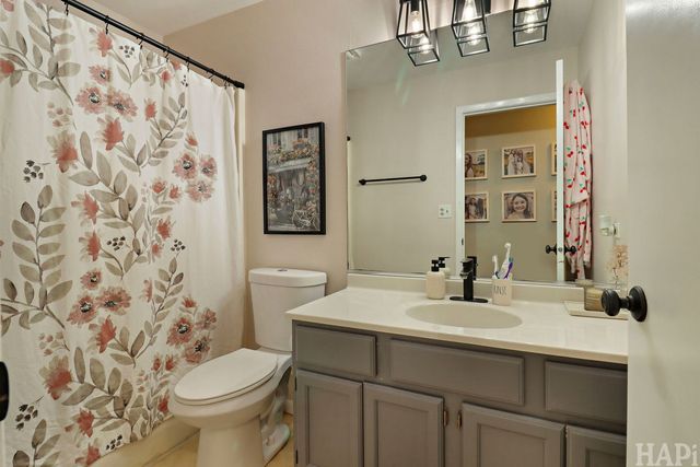 1109 Hollywood Boulevard, Mchenry, IL 60050