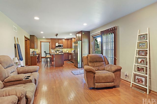 1109 Hollywood Boulevard, Mchenry, IL 60050