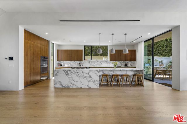 513 N Martel Avenue, Los Angeles, CA 90036