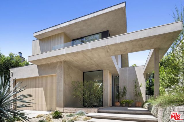513 N Martel Avenue, Los Angeles, CA 90036