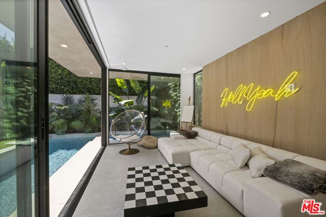 513 N Martel Avenue, Los Angeles, CA 90036