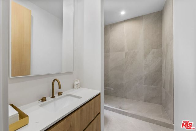 513 N Martel Avenue, Los Angeles, CA 90036