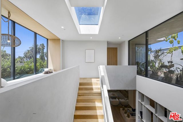 513 N Martel Avenue, Los Angeles, CA 90036