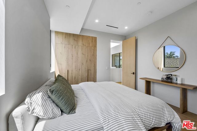 513 N Martel Avenue, Los Angeles, CA 90036