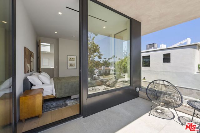 513 N Martel Avenue, Los Angeles, CA 90036