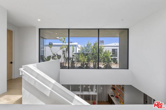 513 N Martel Avenue, Los Angeles, CA 90036