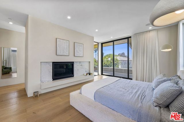 513 N Martel Avenue, Los Angeles, CA 90036