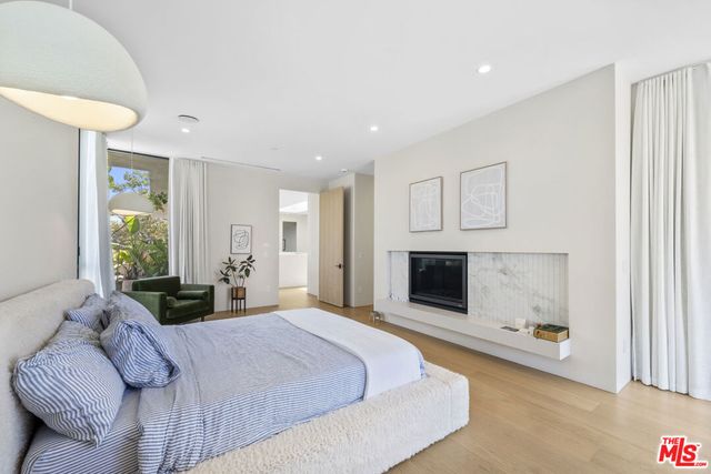 513 N Martel Avenue, Los Angeles, CA 90036