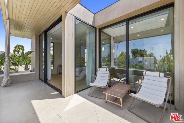 513 N Martel Avenue, Los Angeles, CA 90036